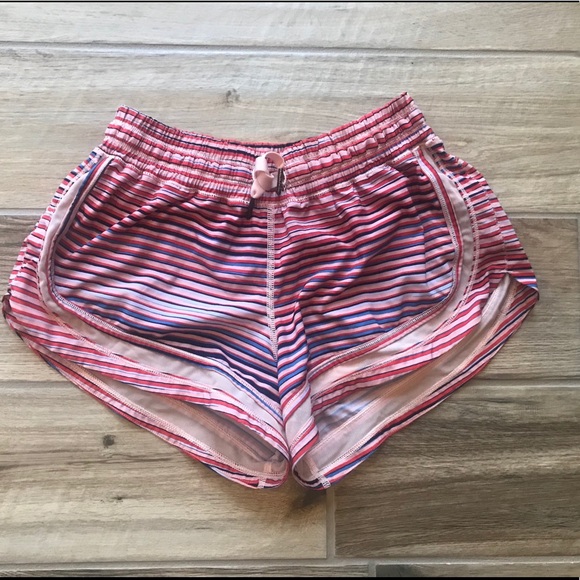 lululemon athletica Pants - Lululemon Make A Move Shorts - Size 6